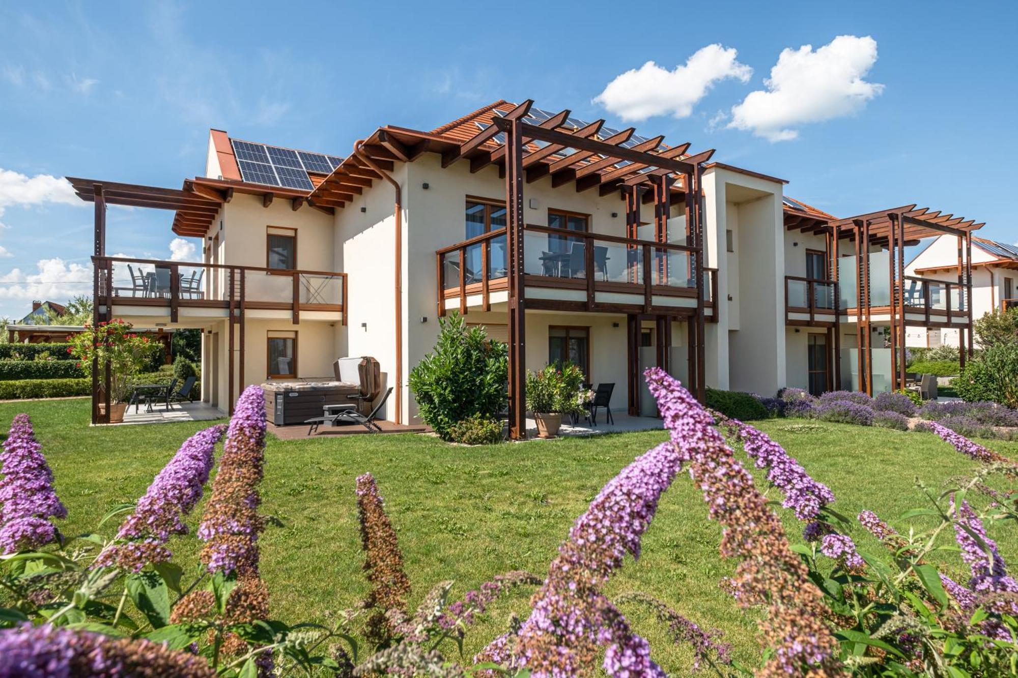Aranymandula Apartmanok Балатонакалі Екстер'єр фото